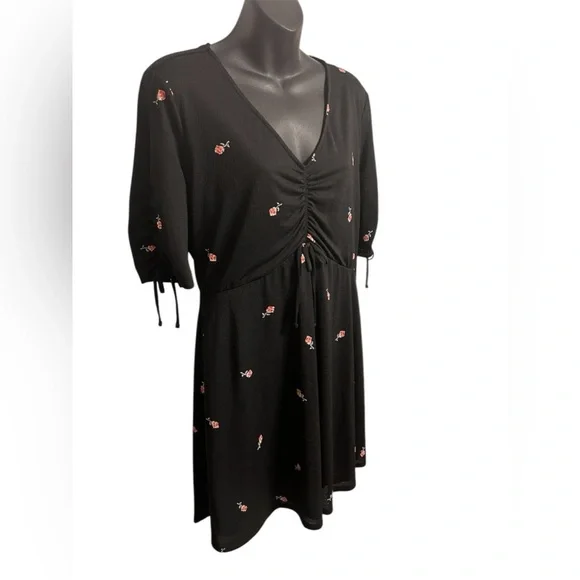 Lauren Conrad black floral dress with ties - Picture 4 of 9